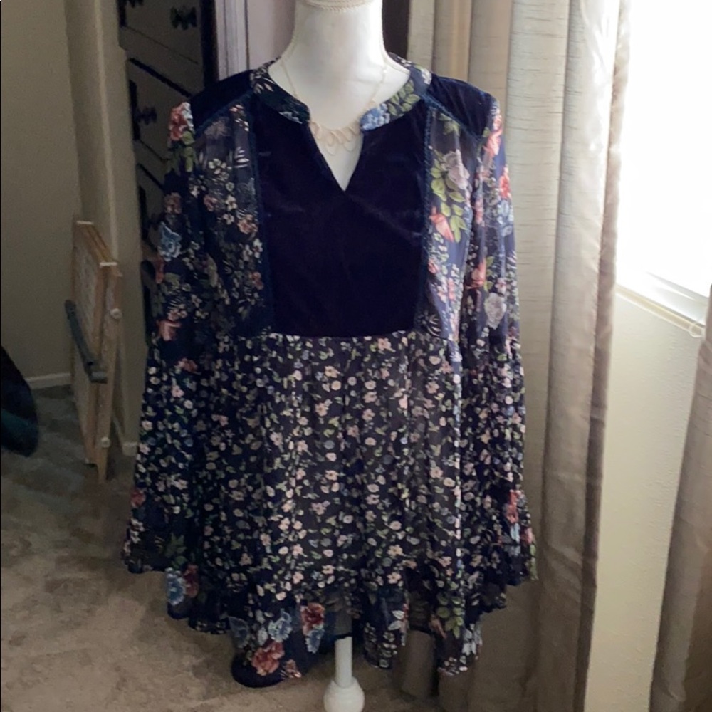 EUC boho floral top.